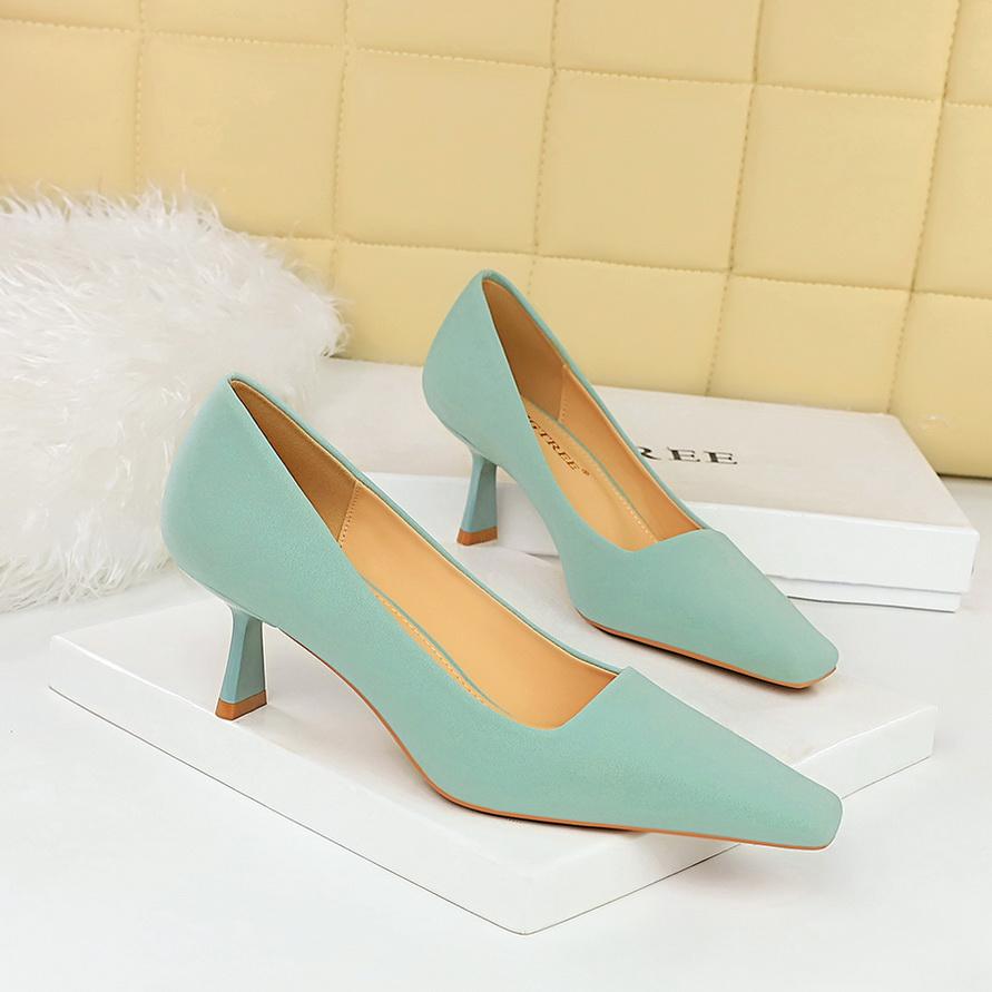 Minimalistiniai ploni kulniukai, seklios burnos kvadratiniai pirštai, moteriški profesionalūs OL universalūs vienviečiai aukštakulniai batai