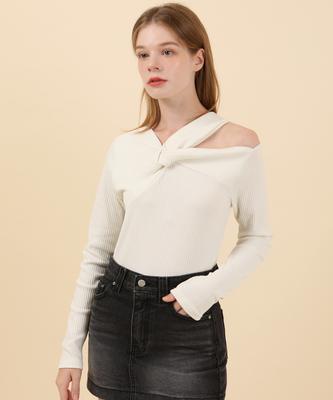 CATTLINE Twisted Off-Shoulder T-Shirt (Ivory)