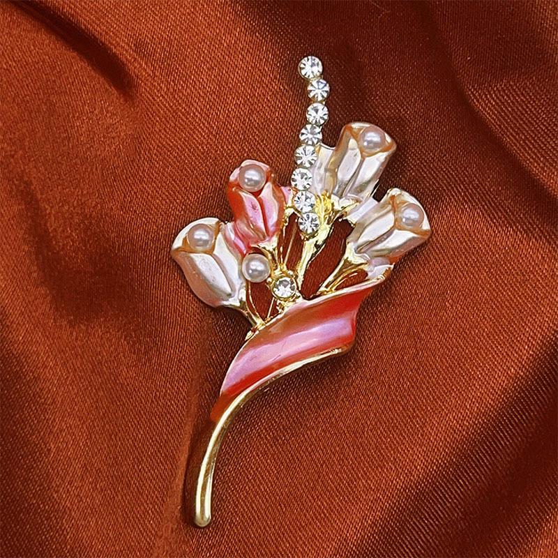 Брошь-тюльпан с жемчугом для женщин, Высококлассный стиль. Облегченная версия: Пояс-корсет, Аксессуар к платью с плиссированным воротником, Антибликовая пуговица.
