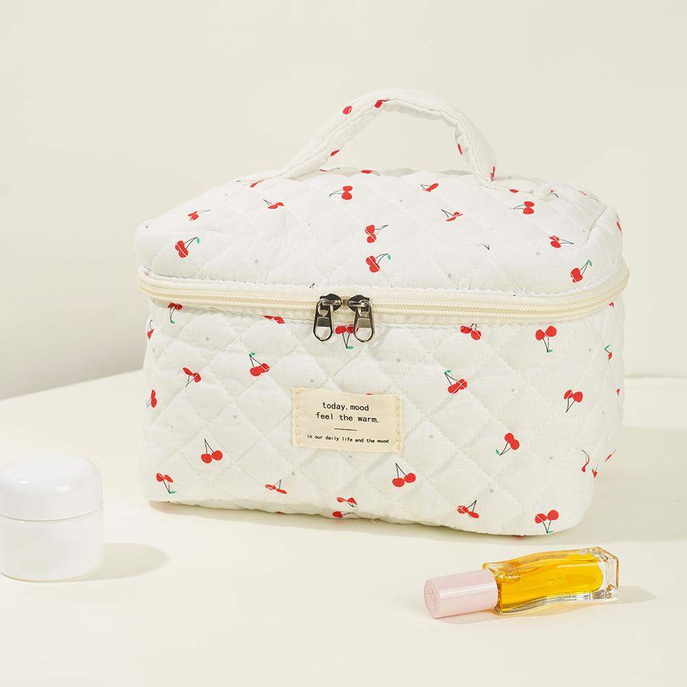 Women Quilted Makeup Bag Cosmetic Organizer Bag Cherry Pattern Aesthetic Cosmetic Bag Cosmetic Clutch Bag Outdoor Travel Bag