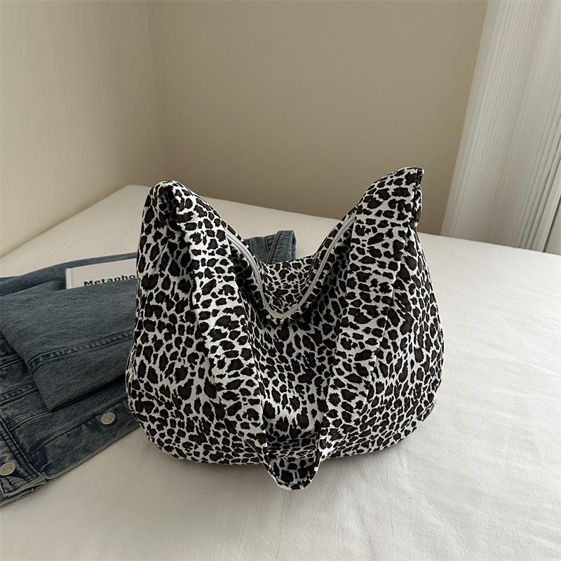 Large Capacity Popular Leopard Print Simple Fashion Tote Bag Women's Leisure New Summer Retro Personalized Messenger Bag