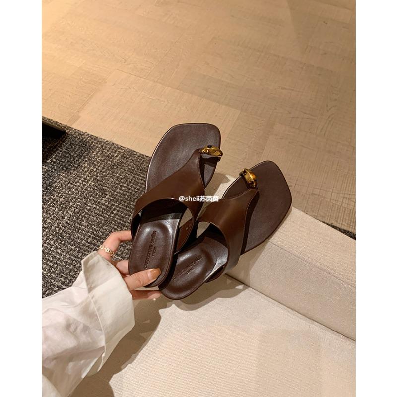 Small Gold Buckle~ Square Head Cover Toe Holiday Beach Flat Bottom Toe Flip-flops Women's Sandals Outside