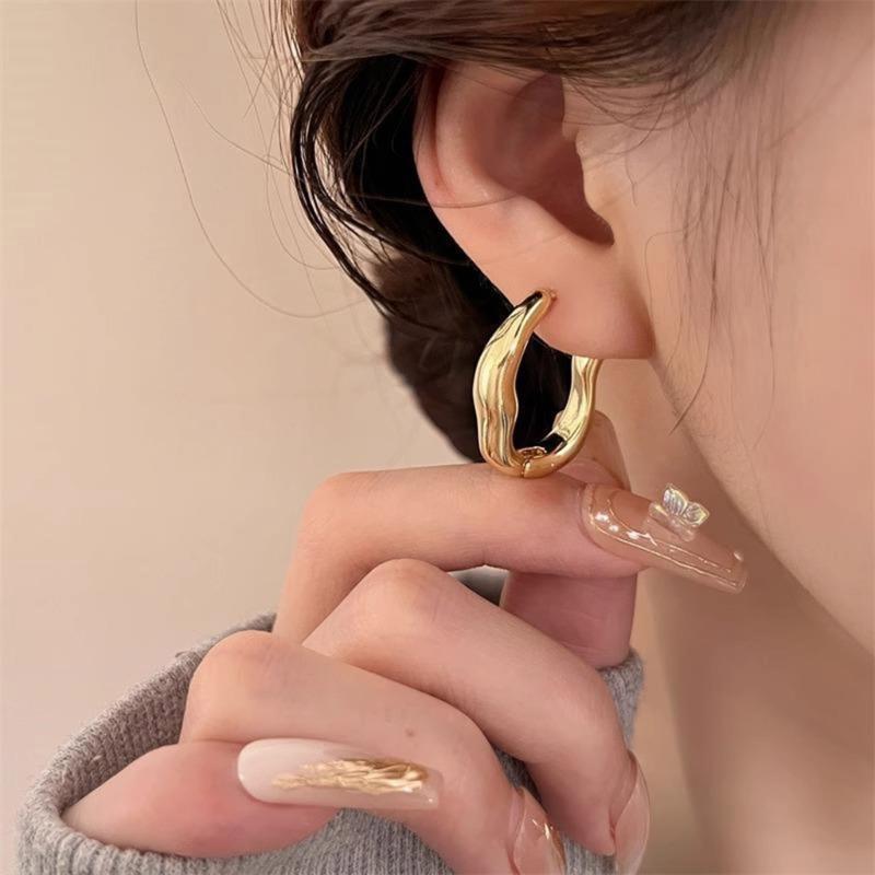 Trendy Geometric Ear Clips Comfortable Irregular Hoop Earrings for Women Girl Fashionable Unique Valentines Day Gift