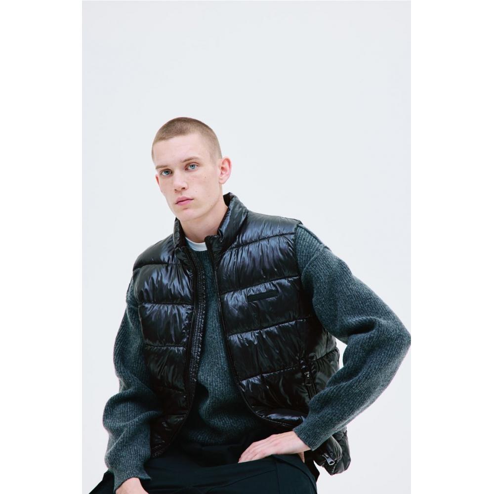 

Жилет-пуф HM Regular Fit, черный XS