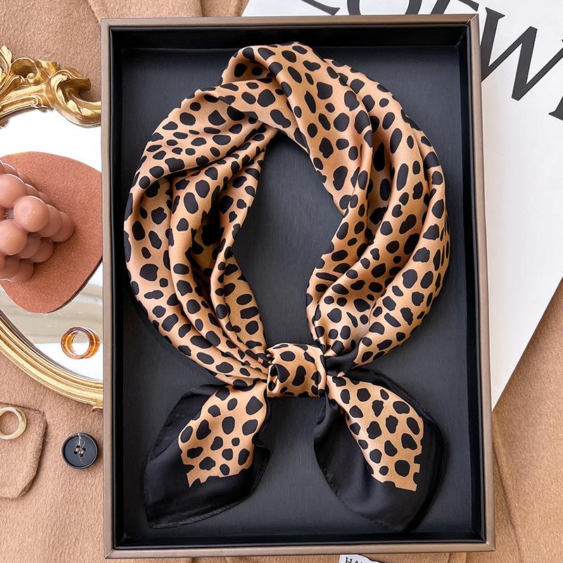 Small square scarf silk scarf women's spring and autumn matching shirt work professional wear neck protection scarf thin scarf scarf yarn 71x71