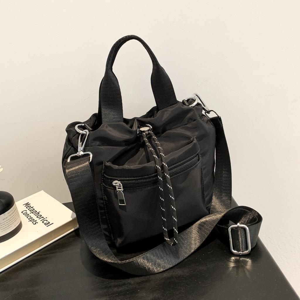 Nylon Drawstring Bucket Bag Women's 2025 New Large-capacity Simple and Versatile Fashion Shoulder Bag Korean Handbag