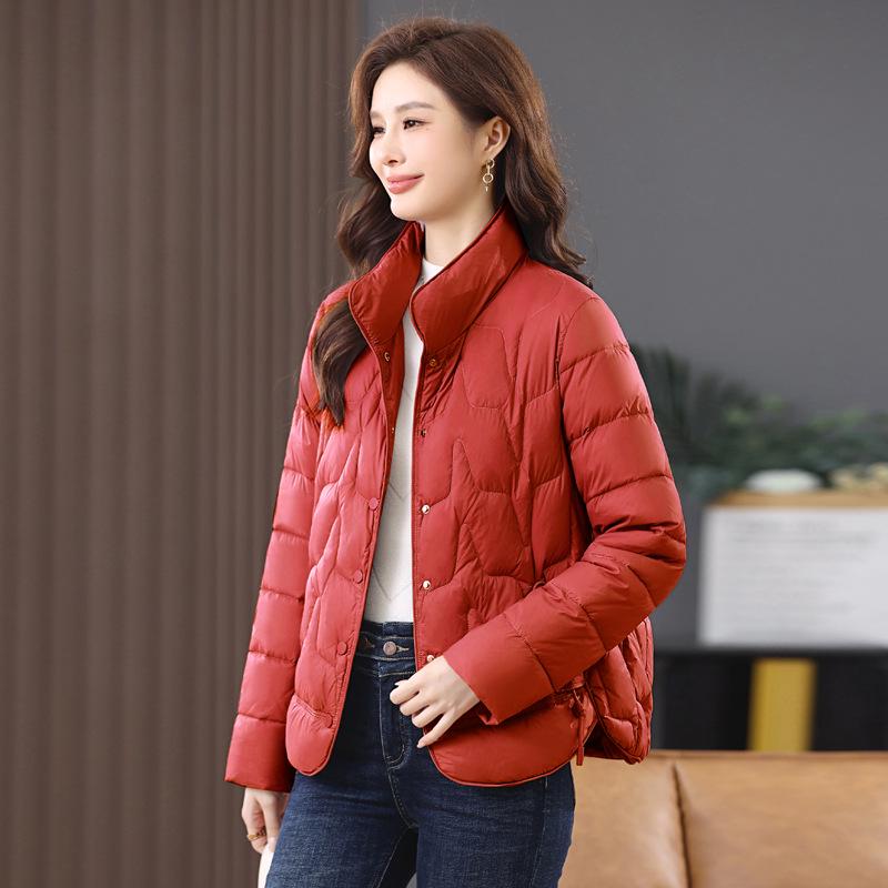 Dámská zateplená bunda s volným střihem pro drobnou postavu - Zimní móda 2024, Nadměrná velikost, Hřejivý kabát s omlazujícím efektem