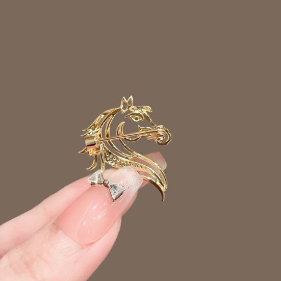 Horse Head Brooch Sparkling Hollow-out Horse Brooch Rhinestones Embellished Brooch Pin Clothing Accessory Gift for Horse Lovers