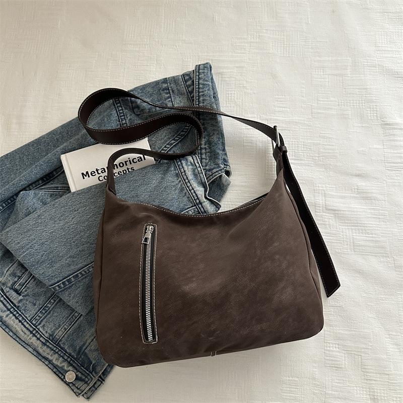 Large Capacity Crossbody Bag with A Single Shoulder Strap for Daily Commuting, Bucket-shaped Tote Bag