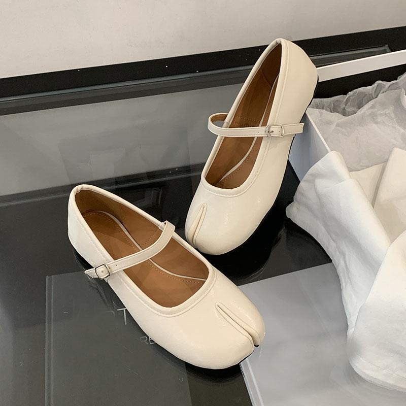 

Fashion Fashion Strange Toe Ladies Mary Janes Flats Shoes Female Buckle Strap Footwear Shallow Women Flats Lolita Shoes 35