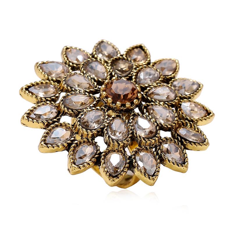 Retro Geometric Diamond-Inlaid Adjustable Ring – European-American Fashion Statement Adjustable Open