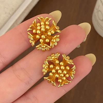 Boucle d'oreille Stud Fleur Vintage Mate Argent Sterling Massif Or 18K pour Femmes Accessoire Minimaliste Fin de Luxe Léger