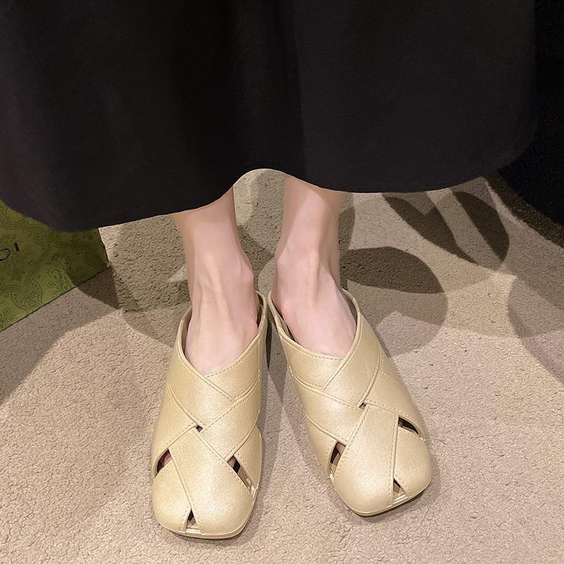 Half a pack of women's bag head slippers summer spring and summer new outer wear fashion lazy flat shoes