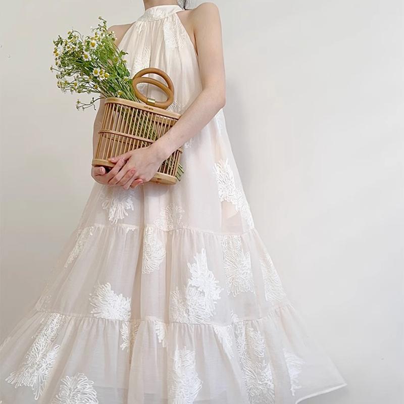 French Temperament Lace Embroidery Seaside Resort Style Sexy Loose Hanging Neck Character Sleeveless Midi Dress Women Summer 2024 New