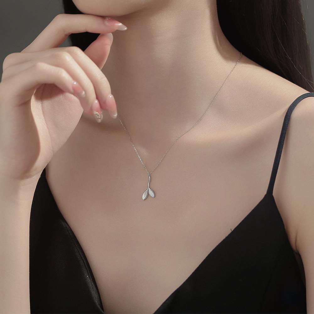 Tender Sprout Leaf Necklace: 925 Sterling Silver, Forest Style, Versatile Clavicle Chain, Exquisite Gift for Women