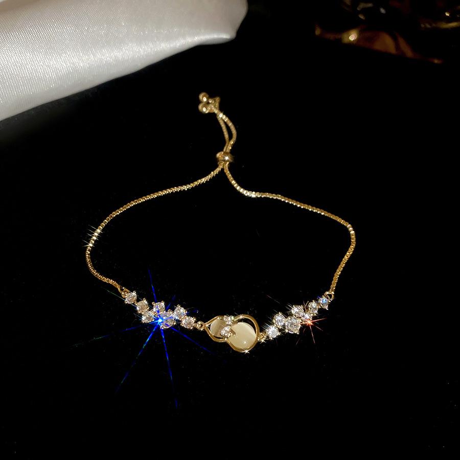 14k Gold-Plated Zircon & Mother-of-Pearl Butterfly Bracelet - Elegant, Versatile, Exquisite Hand Jewelry for Women