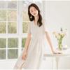 Dámské letní šaty střední délky s výstřihem do V a dutou výšivkou 2025: Literární styl, Zeštíhlující pas, Malé bílé šaty.