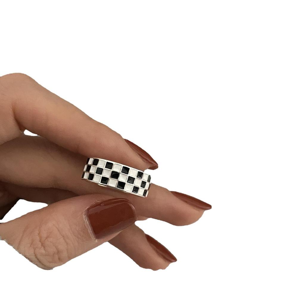 Korean Style Black & White Plaid Adjustable Women's Chessboard Ring - Retro, Creative Hip Hop Index Finger Accessory
