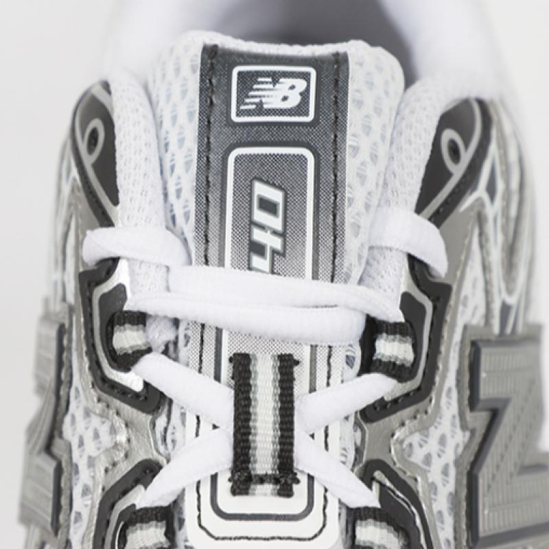 New Balance 740 Metallic White Gray