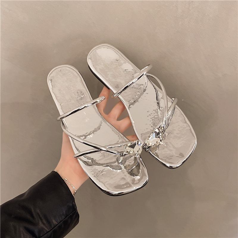 Toe-clip Slippers for Women in Summer 2025 New Square Toe Clip-toe Rhinestone Flat Toe Cover Soft Sole Cool Mop