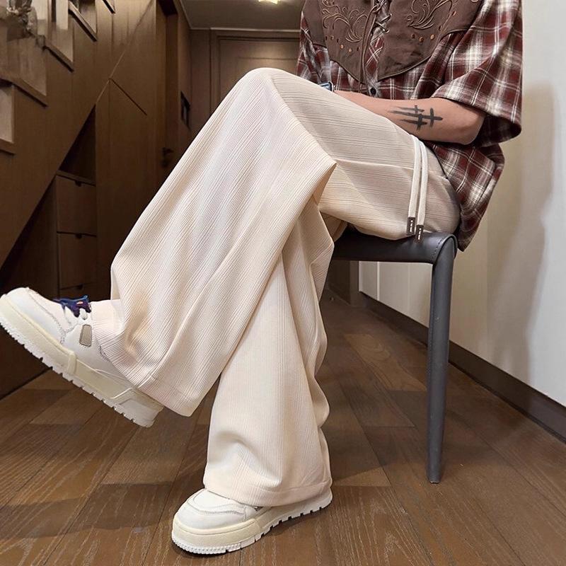 Vielseitige Herren-Hose für alle vier Jahreszeiten, fließend, mit weitem Bein - Trendig, texturiert, bequem und locker geschnitten