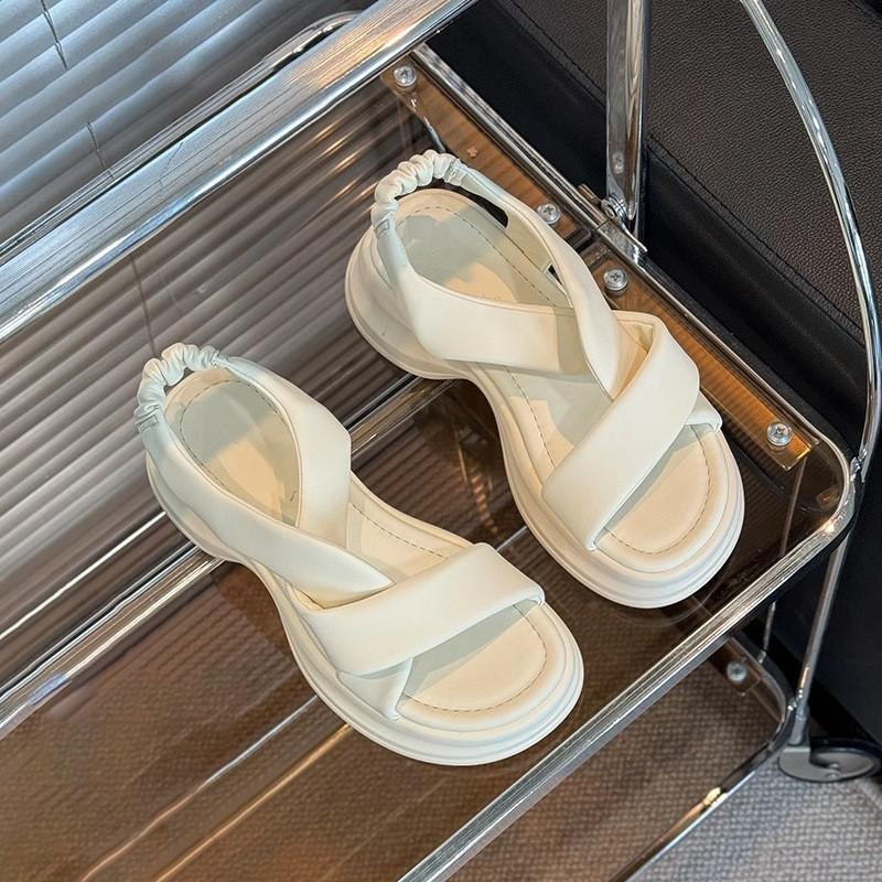 Women Round Head Sandals Summer Korean Style Student Thick Soled Lightweight Footwear Thick Bottom Casual Versatile Beach Shoes