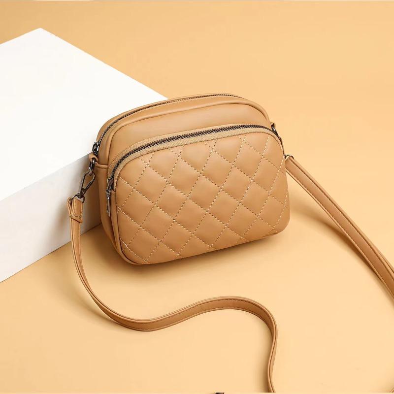 Direct supply of fashionable versatile small bags New street trend shoulder small bags Women s messenger bags