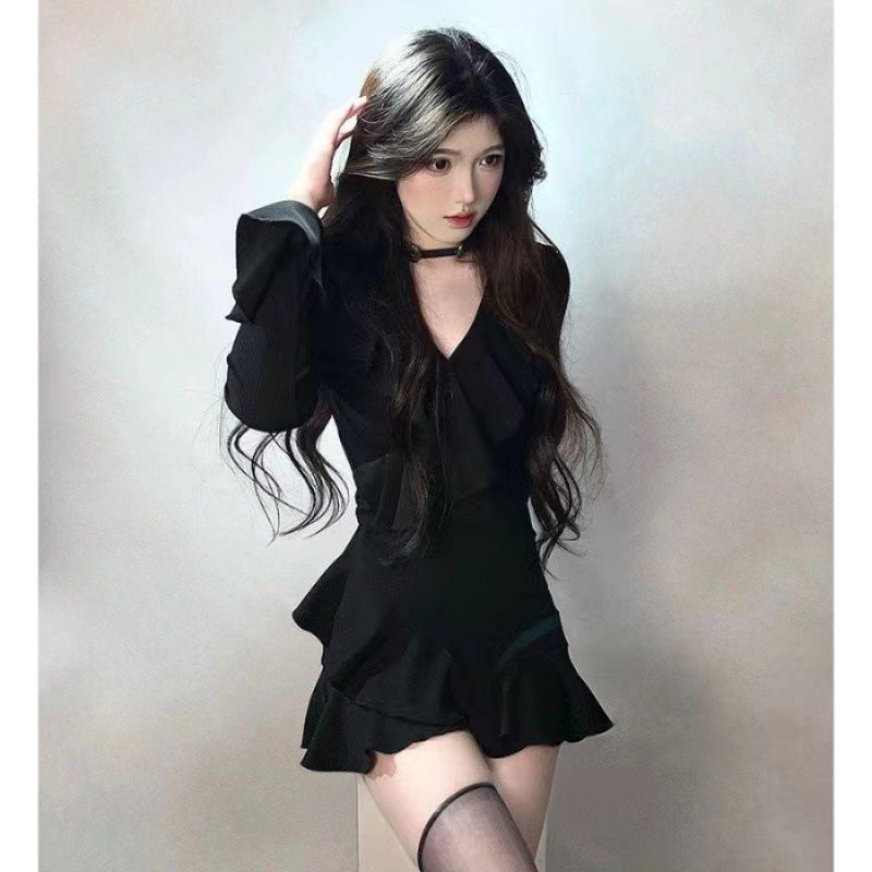 

Black ruffle leaf edge horn sleeve long sleeve v-neck dress women s autumn and winter temperament small black dress waist a word short skirt XL