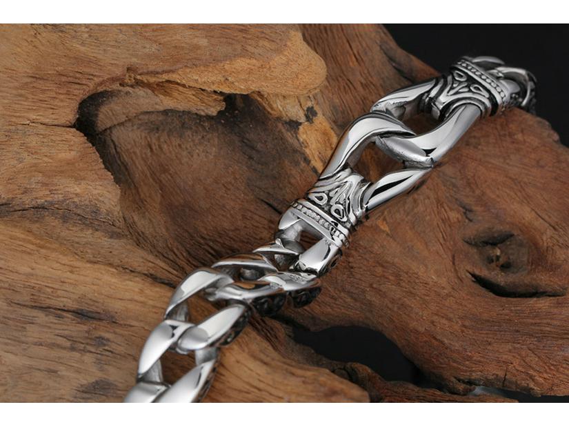 Retro Men's Stainless Steel Titanium Bracelet - European and American Fashion