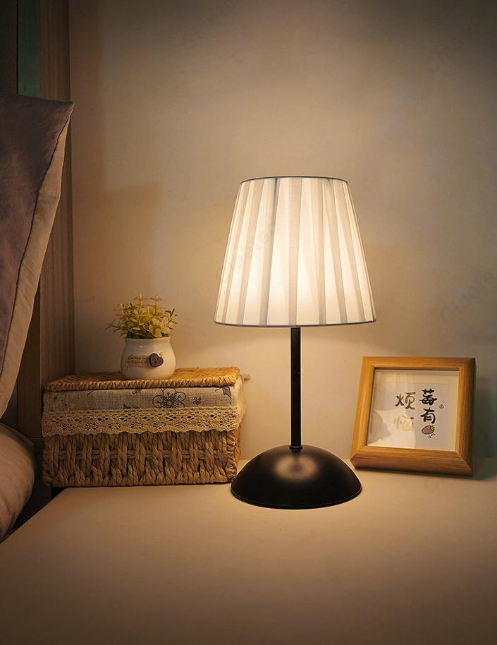 LED USB Retro Floral Iron Desk Lamp Bedside Sleeping Atmosphere Night Light Bedroom Decor