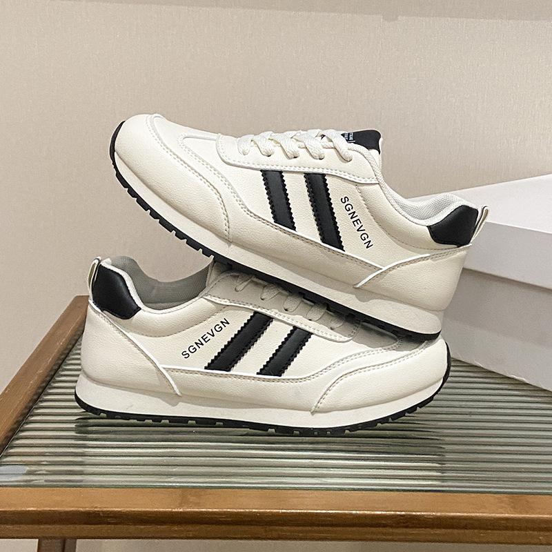 

2025 little white shoes women s spring new Korean version ins female students leisure sports versatile board shoes street shot LF903 35