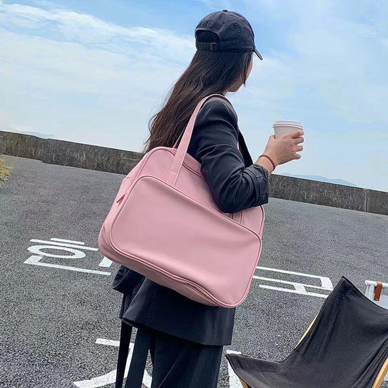 

Large Women s Trendy High-Capacity Single-Shoulder Travel Bag