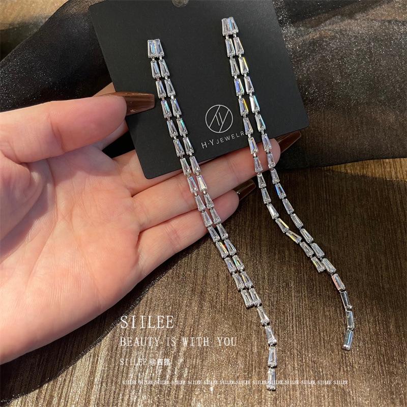 S925 Silver Needle Rhinestone Tassel Earrings - Exquisite Long Claw Chain with Colored Diamonds, European & American Style