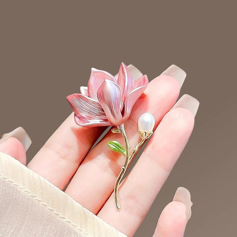Exquisite Pink Magnolia Flower Brooches for Women Lady Elegant Accessories Enamel Pearl Flower Plant Brooch Office Party Jewelry