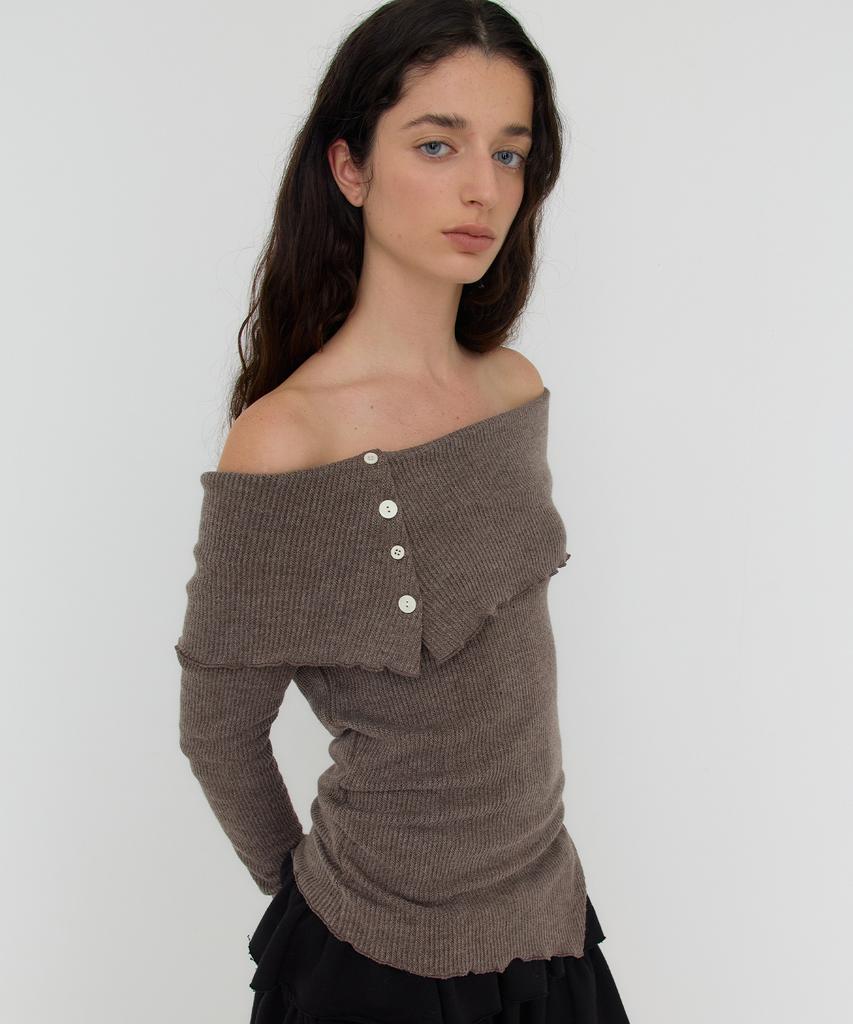 DEARSTALKER Kate Button Off-Shoulder T - 3 Color