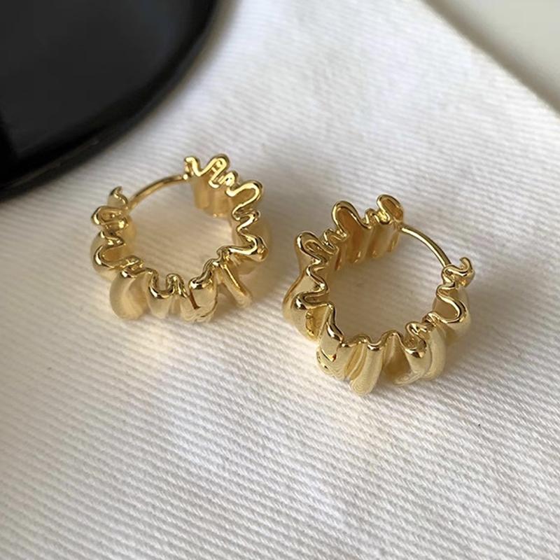 Vintage Irregular Pleated Hoop Earrings for Women Simple Hollow Round Irregular Texture Metal Y2K Accessories Fashion Jewelry