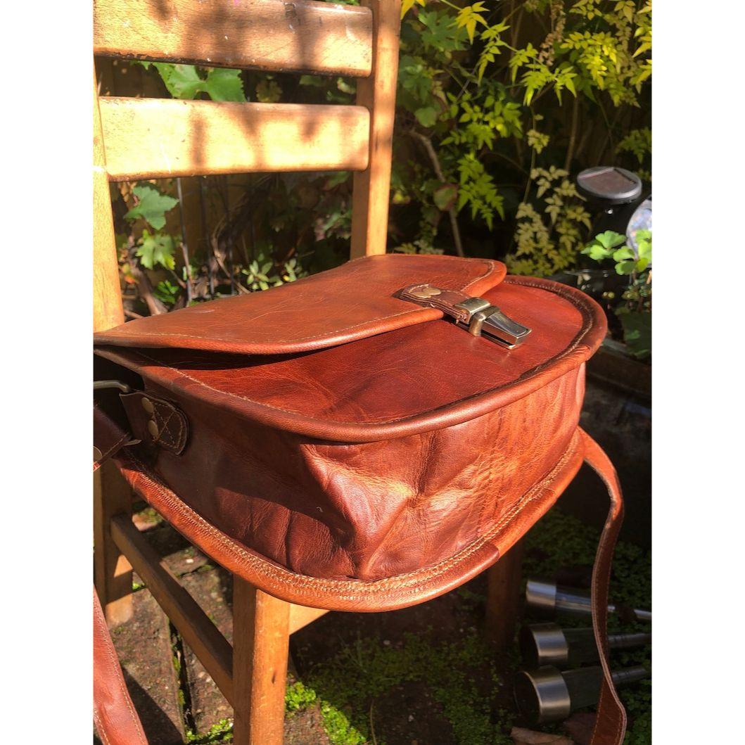 Коричневая кожаная седельная сумка среднего размера — фото 3