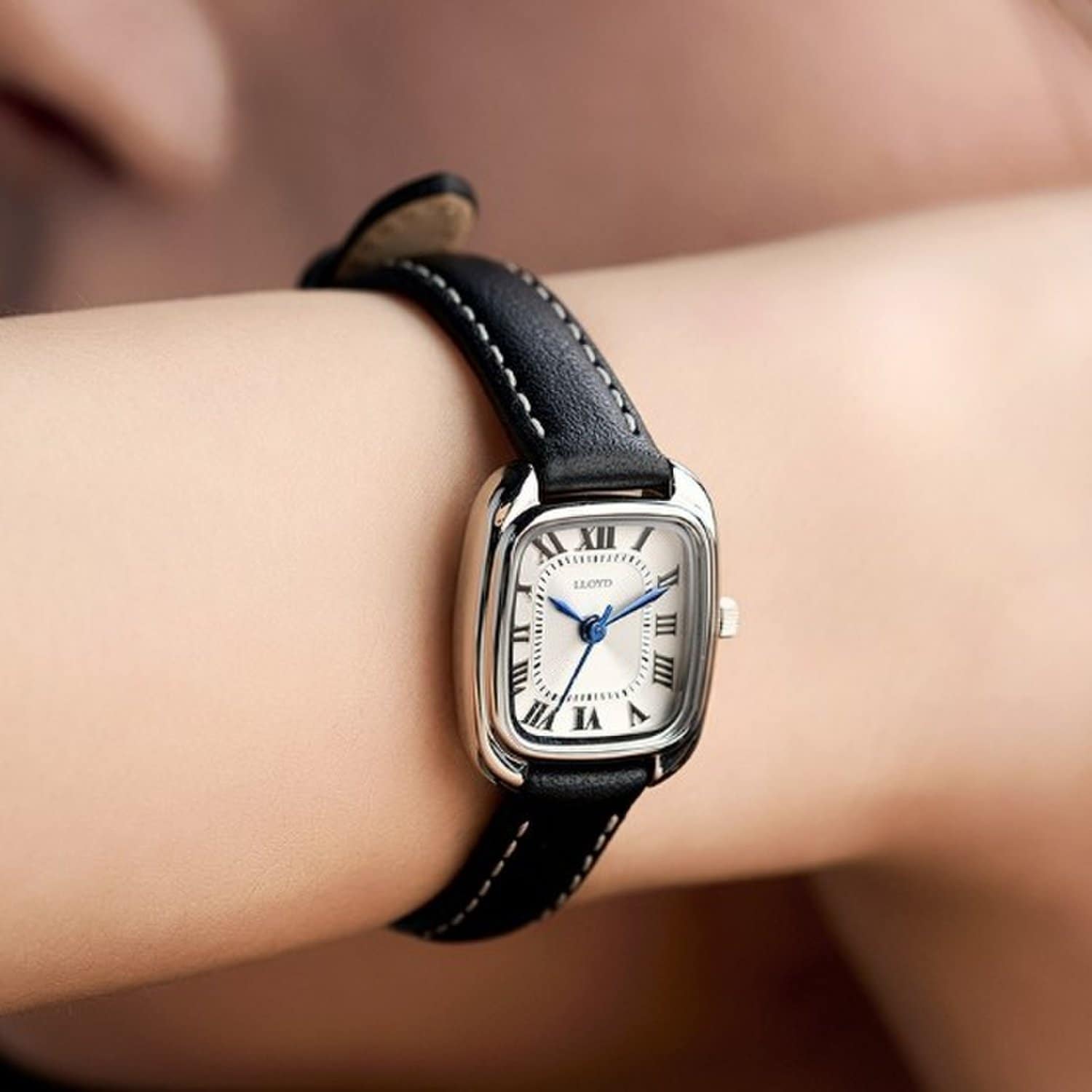 [LLOYD] Awesome Coussin Women s Leather Watch - Black LL2G26501RSB
