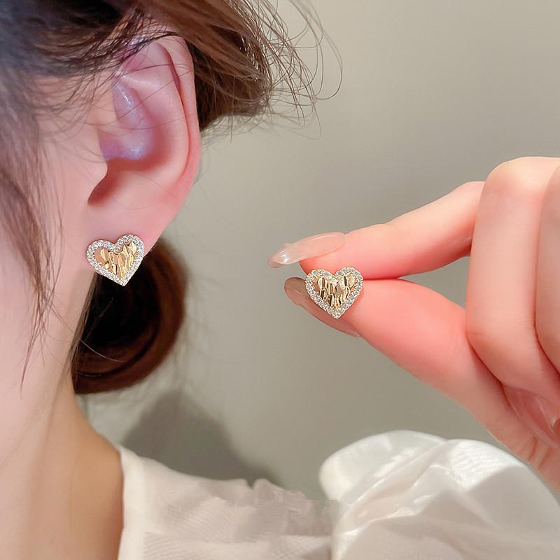 Huitan Exquisite Love Stud Earrings for Women  Temperament Ear Piercing Heart Earrings Wedding Party Statement Jewelry Gift