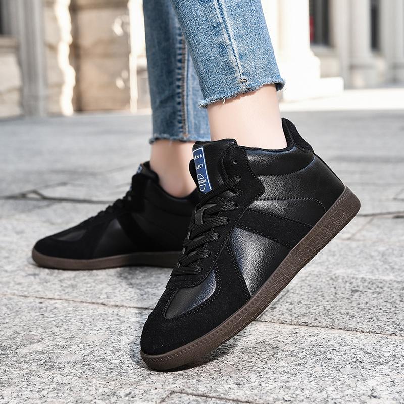 Outdoor Walking Shoes PU Leather Retro Trainers Men Women Elastic Flats Light Running Jogging Sports Shoes Traveling Shoes