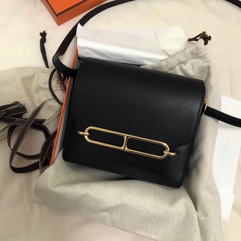 This Children's Bag Is Elegant, Fashionable, Simple and Versatile. It's A Small Square Bag with A Single Shoulder and A Crossbody