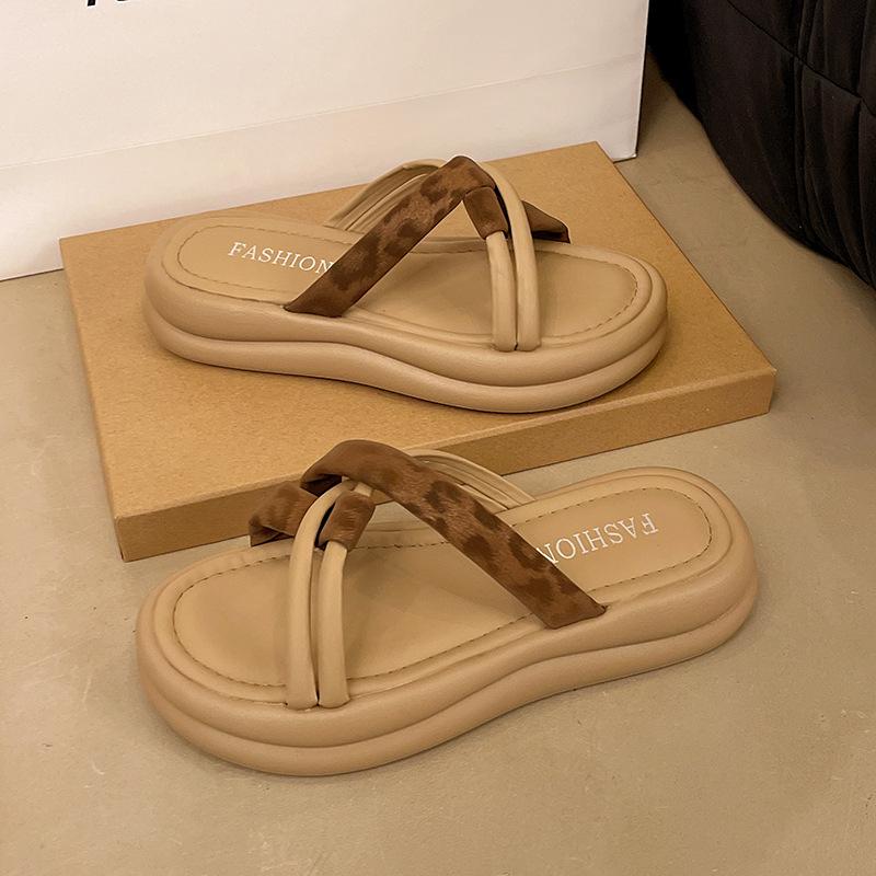 

2025 new summer new leopard print cross daily versatile casual temperament simple outer wear thick-soled comfortable slippers 40