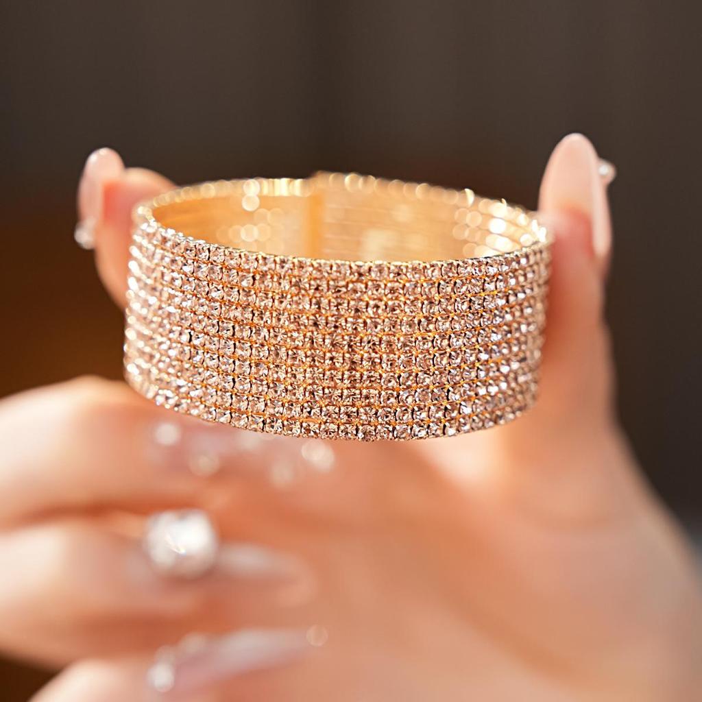 Exquisite Diamond-Inlaid Multi-Layer Elastic Bracelet: Elegant, Fashionable Hand Jewelry