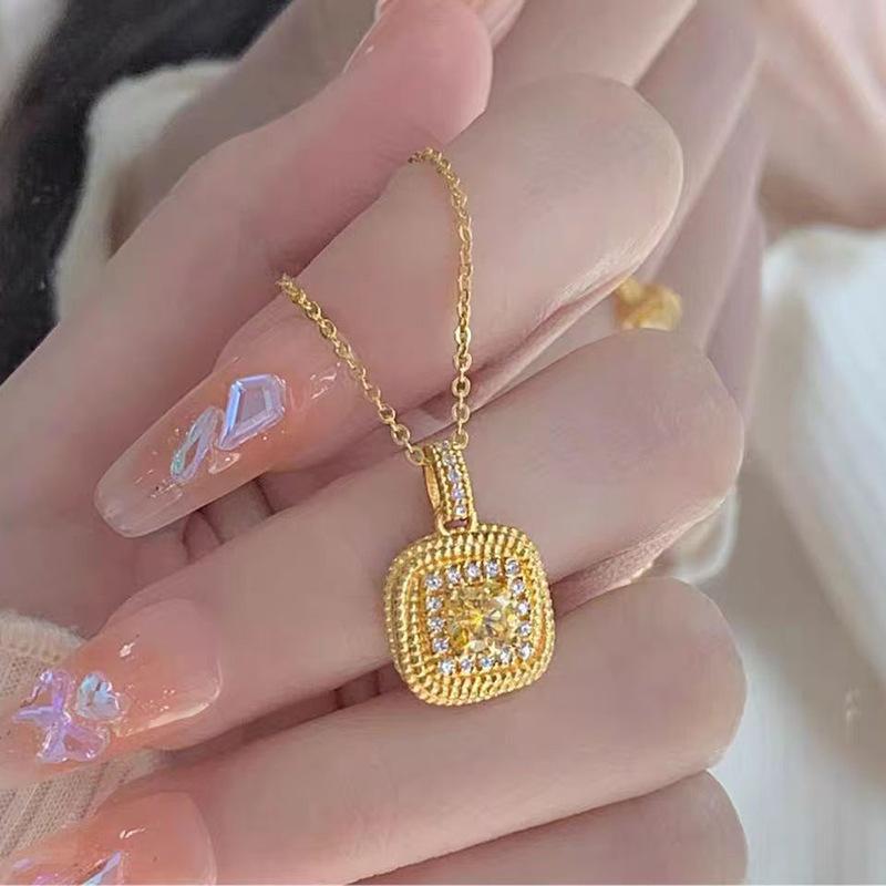 

classics inlay diamond square yellow crystal necklace Creative design simple and luxurious collar chain wedding jewelry 45cm жёлтый