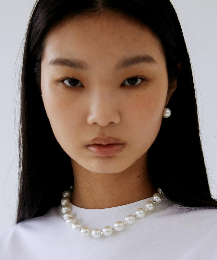 Marta White Pearl Earring