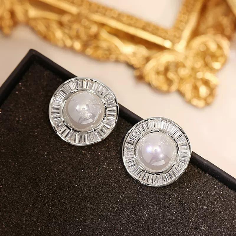 Irregular Round Shaped Simulated Pearl Stud Earrings Women Silver Color Modern Lady's Daily Wear Earrings Fashion Jewelry