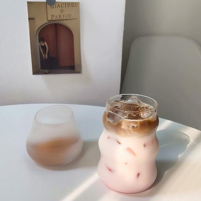 

Высокоборосиликатное стекло инс ветер высокая ценность кофе бытовой прозрачный с соломинкой молоко нить облачная чашка 501-600ml