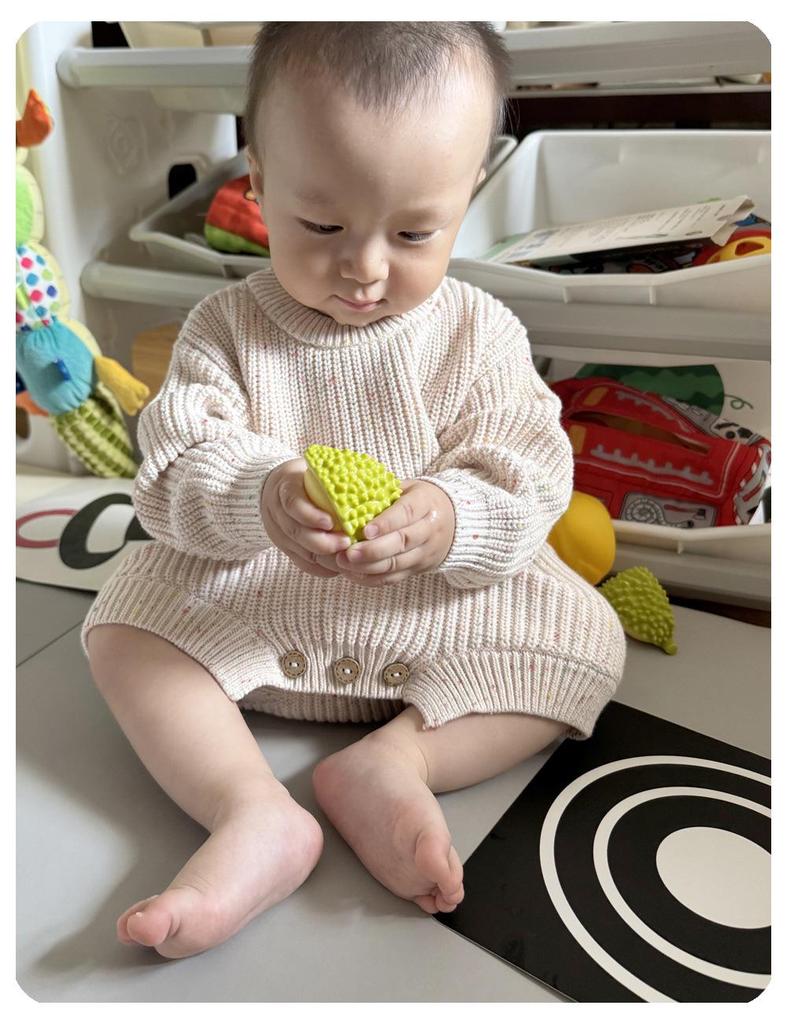 Baby-Strick-Strampler aus Baumwolle - Punktmuster für Herbst/Winter