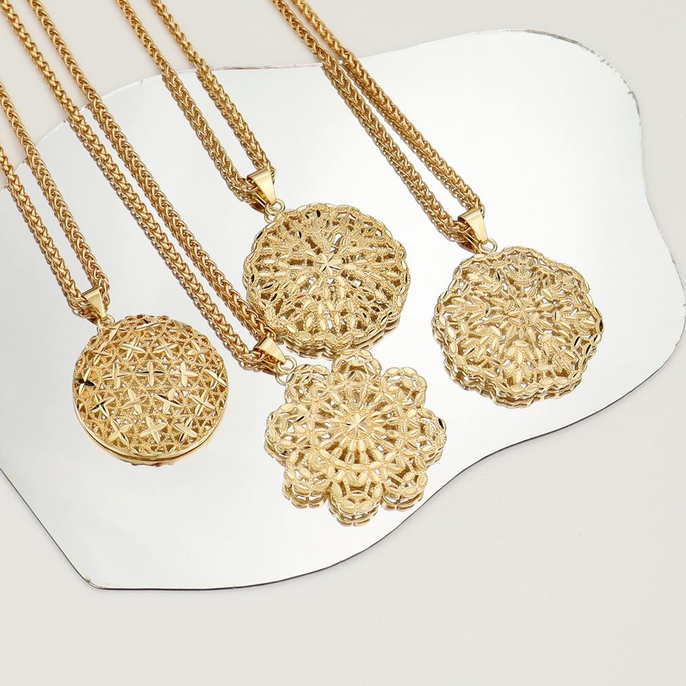 European & American Retro Brass Hollow Flower Pendant Necklace
