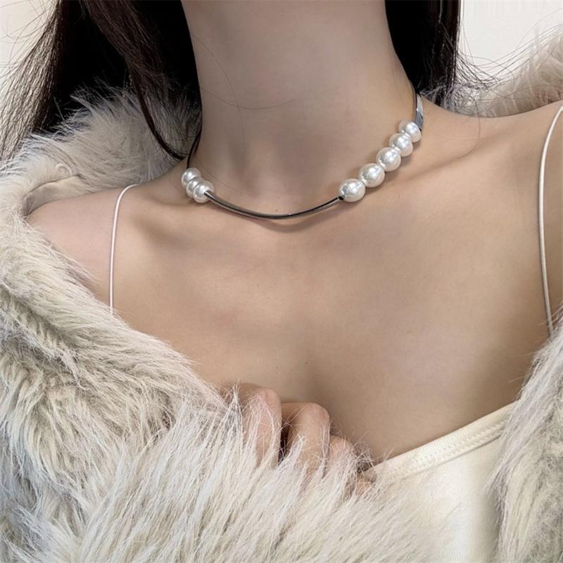 Fashion Elegant Metal Bowknot Tassels Necklace Pearl Beaded Clavicle Chain Choker Necklace Statement Jewelry Neck Chain